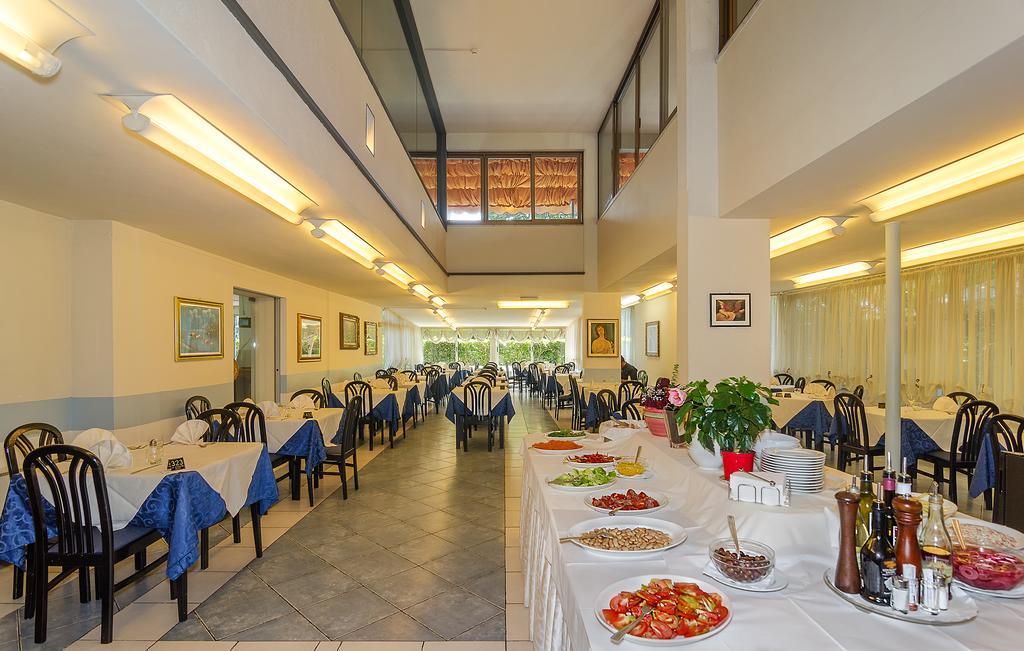 Hotel Le Ginestre Лидо-ди-Камайоре Экстерьер фото